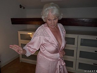 Granny Dress Outdoor Porno Pic