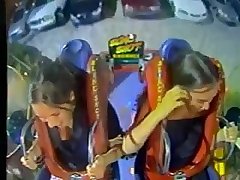 افوہ بگ چھاتی اور AMP؛ رولر coasters میں چوچیان (تالیف)